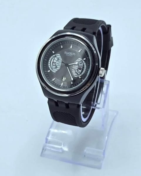 Montre Swatch Chronographe Noire Monochrome - Style Sportif et Discret